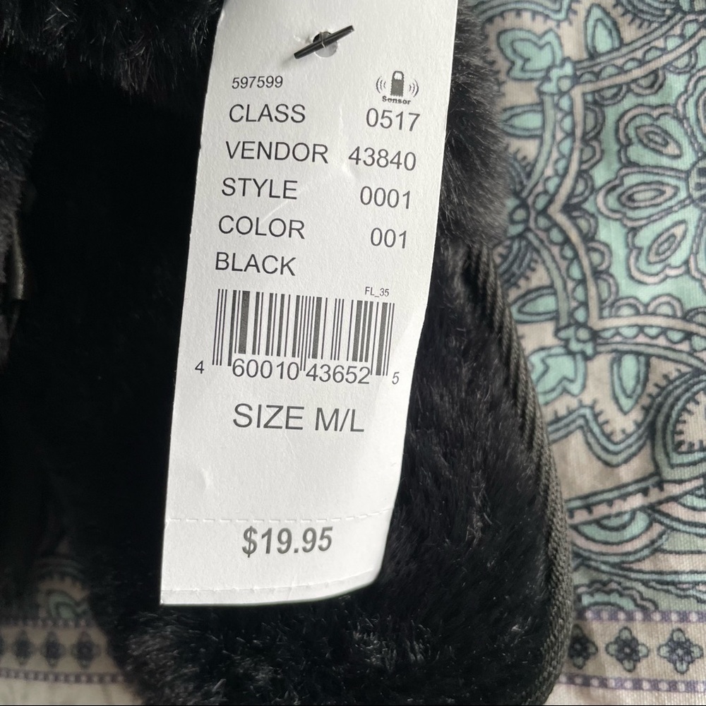 PacSun Slippers - Picture 3 of 4